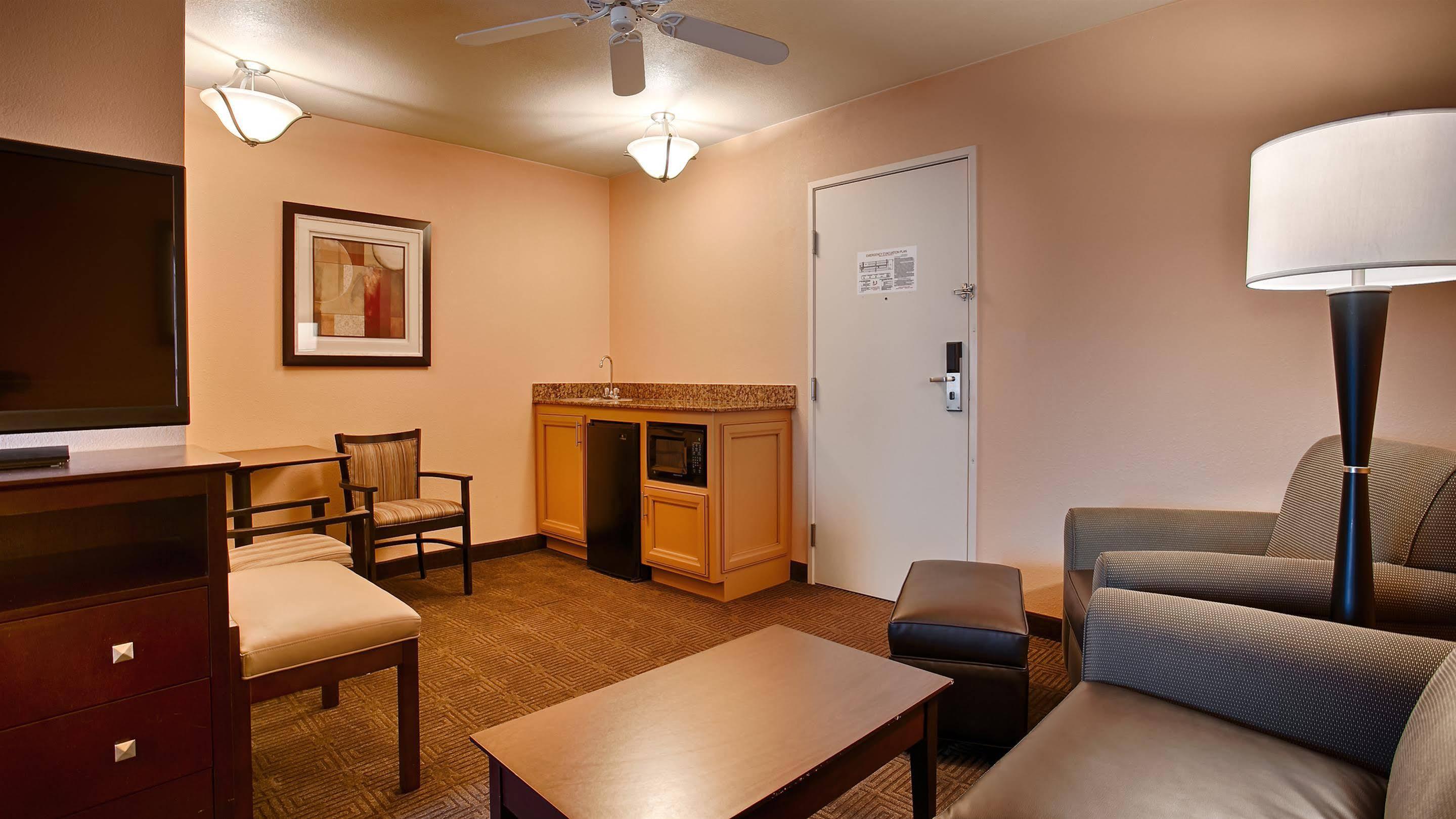 Best Western Plus Lafayette Vermilion River Inn & Suites Bagian luar foto