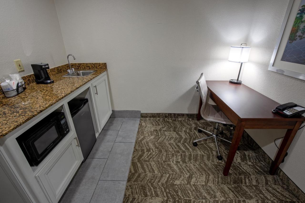 Best Western Plus Lafayette Vermilion River Inn & Suites Bagian luar foto