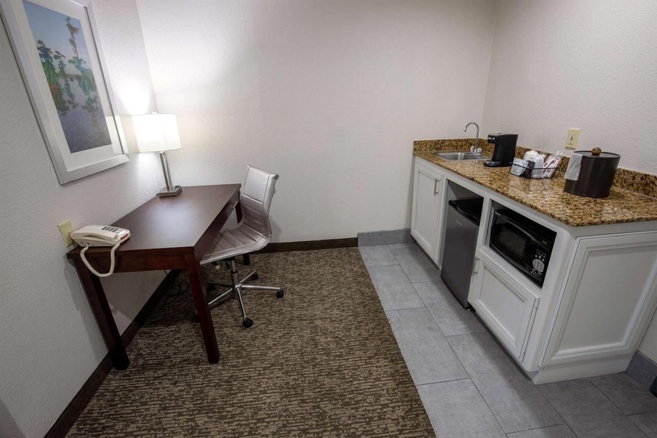 Best Western Plus Lafayette Vermilion River Inn & Suites Bagian luar foto